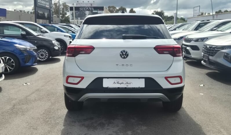 
								Volkswagen T-ROC TSI LIFE 2023 completo									