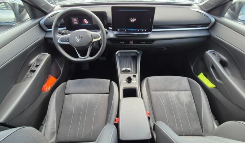 
								Volkswagen T-ROC ACT DSG STYLE 2026 completo									