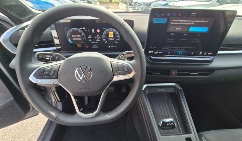 
								Volkswagen T-ROC ACT DSG STYLE 2026 completo									