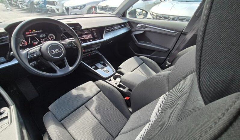 
								Audi A3 SPB 35 TDI S-LINE 2024 completo									