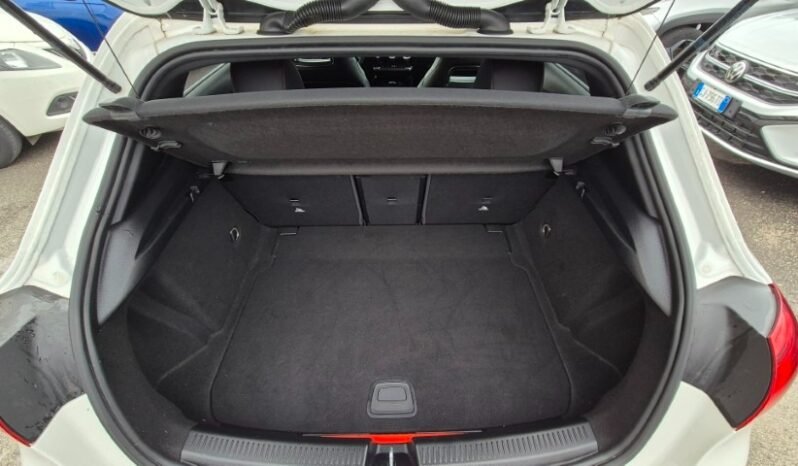 
								Mercedes A 200 D PREMIUM (AMG) 2019 completo									