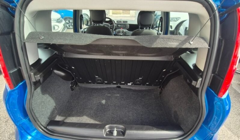 
								Fiat panda HYBRID 2024 completo									