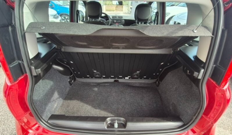 
								Fiat panda HYBRID 2024 completo									