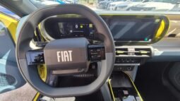 
										Fiat GRANDE PANDA HYBRID LA PRIMA 2025 completo									