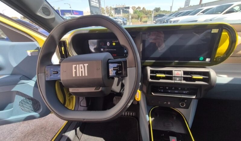 
								Fiat GRANDE PANDA HYBRID LA PRIMA 2025 completo									