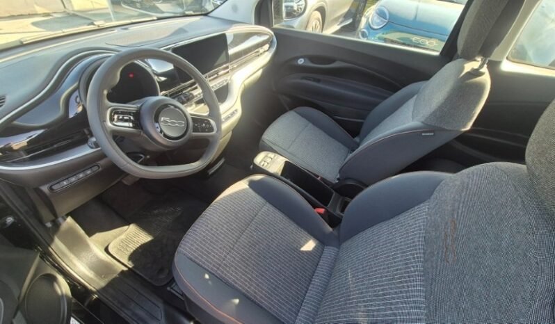 
								Fiat 500 ICON BERLINA 42KWH 2021 completo									