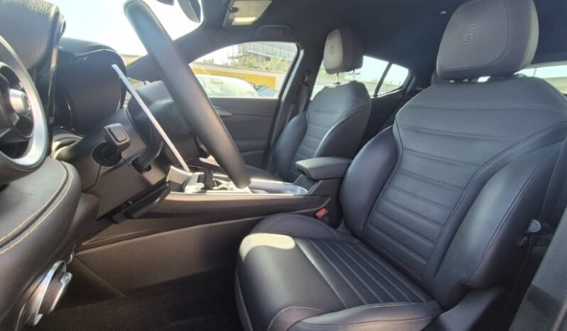 
								Alfa Romeo TONALE MHEV TCT7 VELOCE 2024 completo									