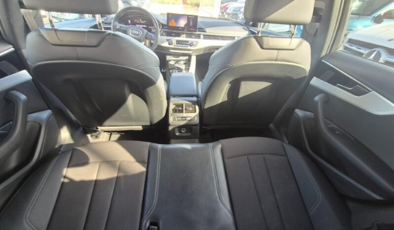 
								Audi A4 AVANT 35 TDI S-TRONIC S-LINE 2022 completo									