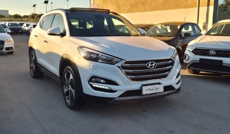
								Hyundai TUCSON 4WD AUT. X-POSSIBLE TETTO APRIBILE 2017 completo									