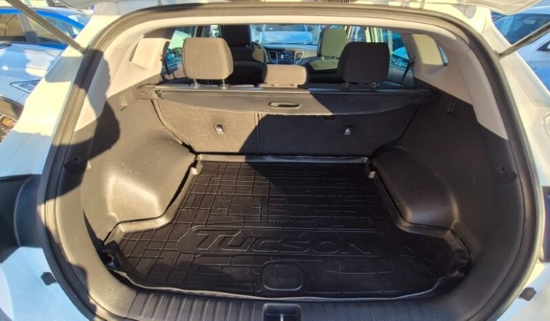 
								Hyundai TUCSON 4WD AUT. X-POSSIBLE TETTO APRIBILE 2017 completo									