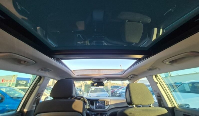 
								Hyundai TUCSON 4WD AUT. X-POSSIBLE TETTO APRIBILE 2017 completo									