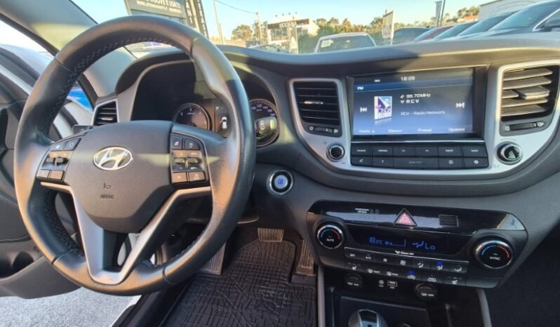 
								Hyundai TUCSON 4WD AUT. X-POSSIBLE TETTO APRIBILE 2017 completo									