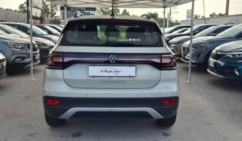 
								Volkswagen T-CROSS TSI LIFE 2023 completo									