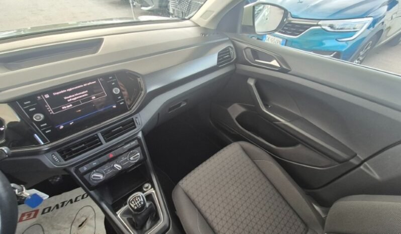 
								Volkswagen T-CROSS TSI LIFE 2023 completo									