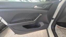 
										Volkswagen T-CROSS TSI LIFE 2023 completo									