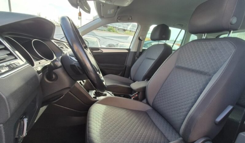 
								Volkswagen TIGUAN TDI DSG 2018 completo									