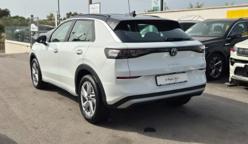 
								Volkswagen T-ROC ACT DSG LIFE 2026 completo									