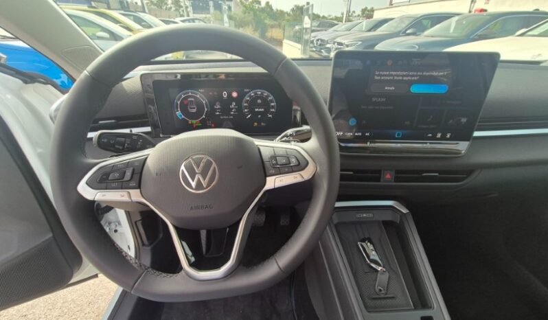
								Volkswagen T-ROC ACT DSG LIFE 2026 completo									