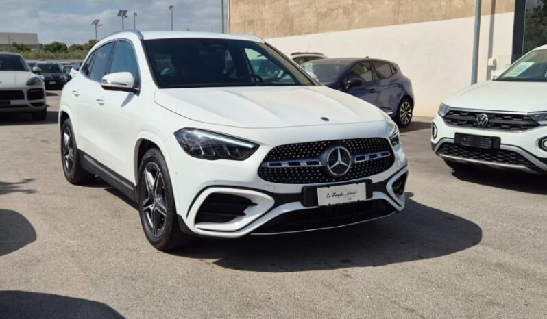 
								Mercedes GLA 200D PREMIUM (AMG) 2024 completo									