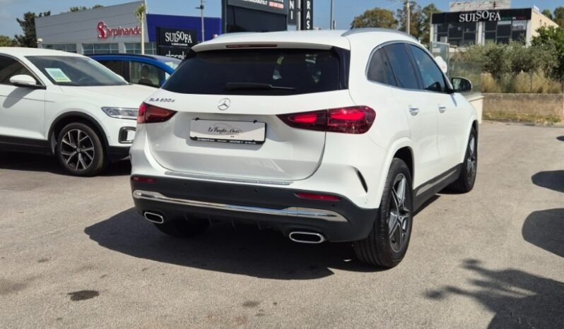 
								Mercedes GLA 200D PREMIUM (AMG) 2024 completo									