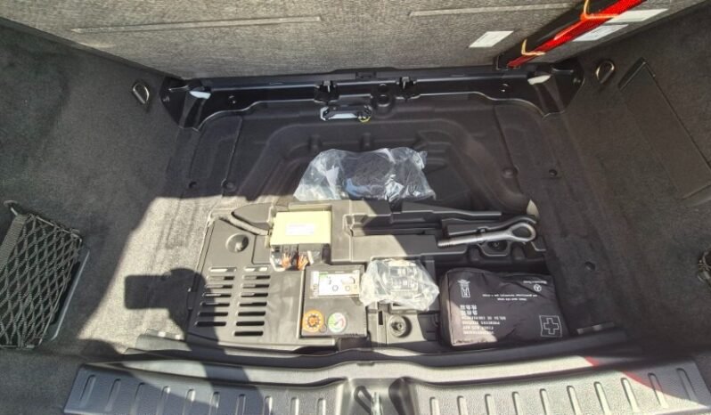 
								Mercedes GLA 200D PREMIUM (AMG) 2024 completo									