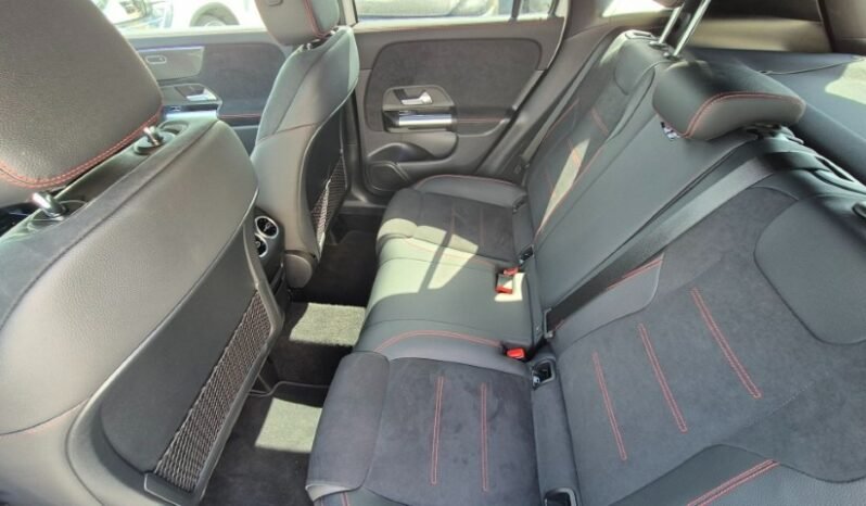 
								Mercedes GLA 200D PREMIUM (AMG) 2024 completo									