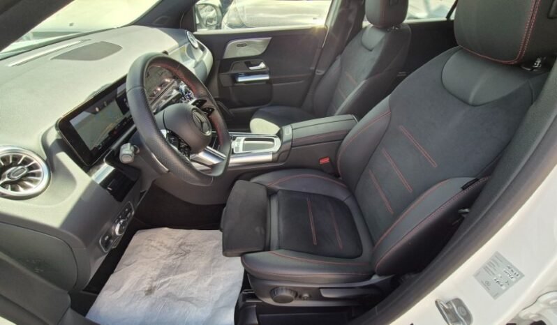 
								Mercedes GLA 200D PREMIUM (AMG) 2024 completo									