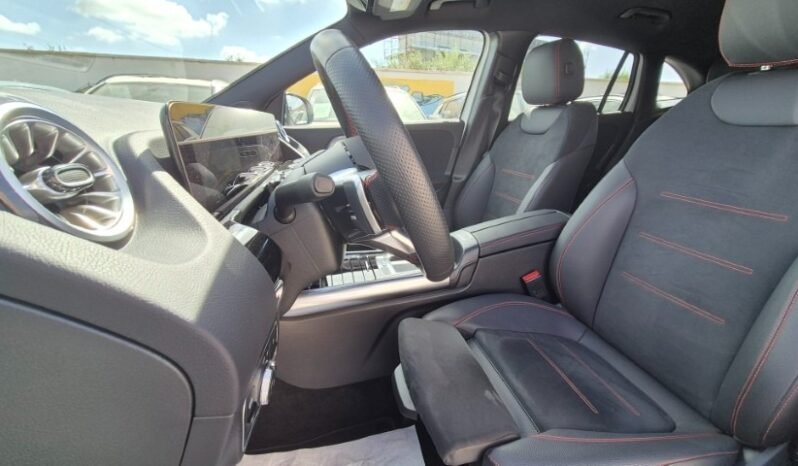 
								Mercedes GLA 200D PREMIUM (AMG) 2024 completo									