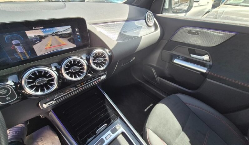 
								Mercedes GLA 200D PREMIUM (AMG) 2024 completo									