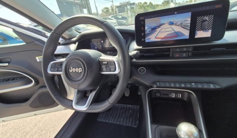 
								Jeep AVENGER TURBO SUMMIT 2024 completo									