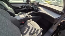 
										Peugeot 3008 HYBRID E-DCS6 ALLURE 2025 completo									