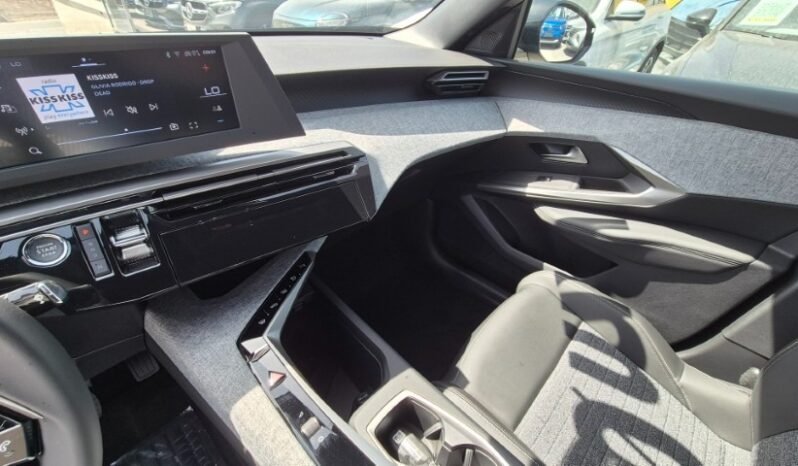 
								Peugeot 3008 HYBRID E-DCS6 ALLURE 2025 completo									