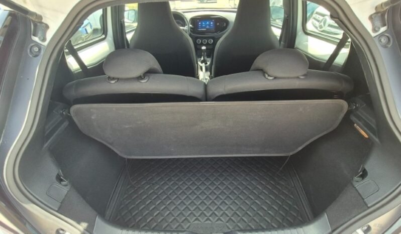 
								Toyota AYGO X VVT-I ACTIVE 2024 completo									