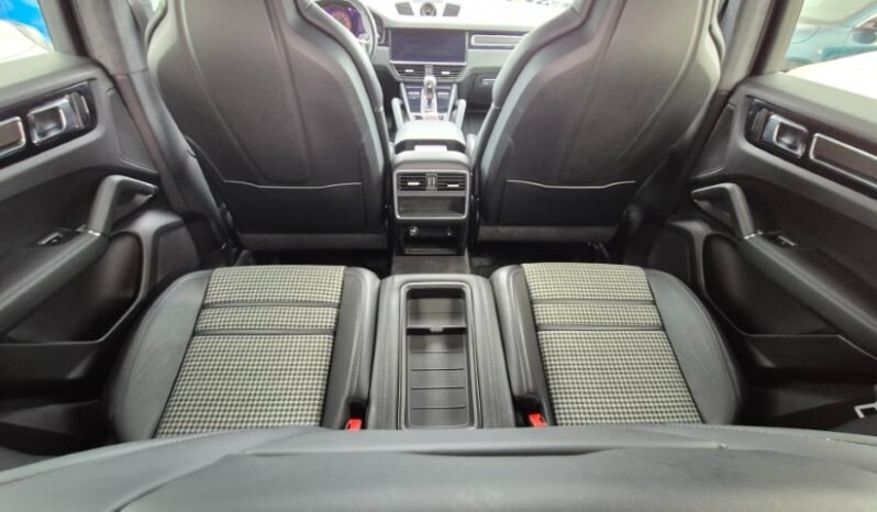 
								Porsche CAYENNE V6 PLATINIUM EDITION 2022 completo									