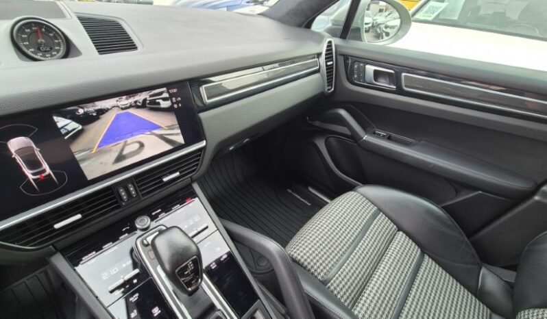 
								Porsche CAYENNE V6 PLATINIUM EDITION 2022 completo									