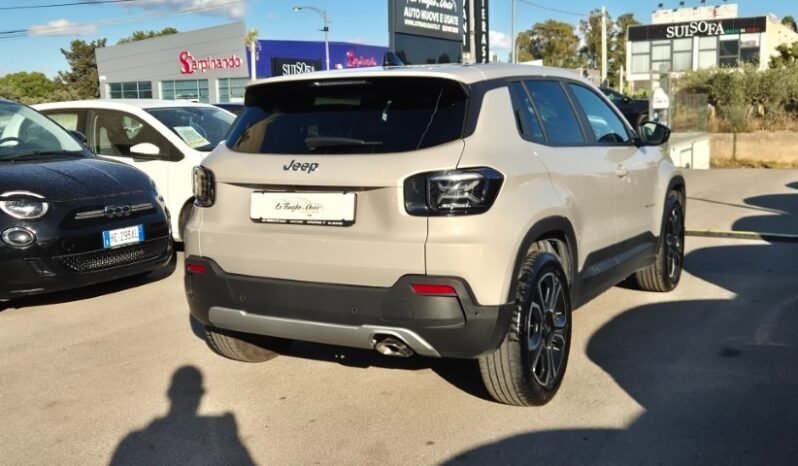 
								Jeep AVENGER SUMMIT 2025 completo									