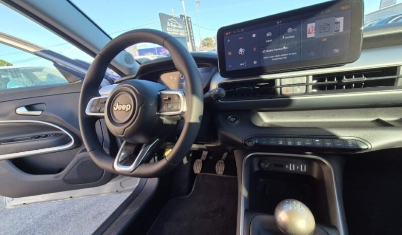 
								Jeep AVENGER SUMMIT 2025 completo									