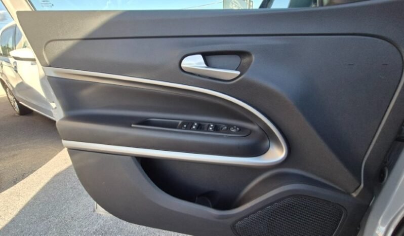 
								Jeep AVENGER SUMMIT 2025 completo									