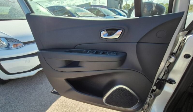 
								Renault CAPTUR DCI SPORT EDITION 2018 completo									