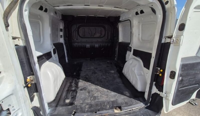 
								Fiat DOBLO’ MJT DYNAMIC 2014 completo									