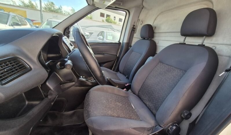 
								Fiat DOBLO’ MJT DYNAMIC 2014 completo									