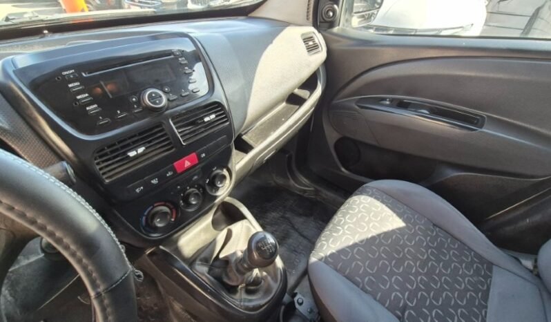 
								Fiat DOBLO’ MJT DYNAMIC 2014 completo									