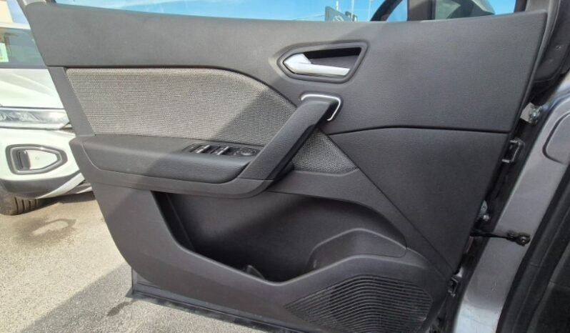 
								Renault CAPTUR TCE TECHNO 2025 completo									