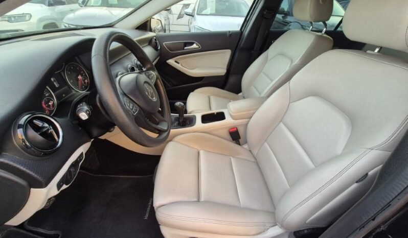 
								Mercedes A 180D 2016 completo									