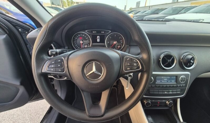 
								Mercedes A 180D 2016 completo									