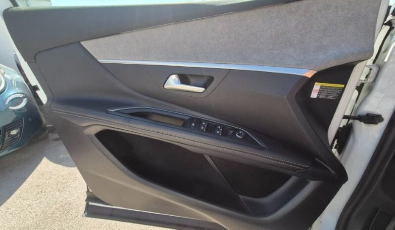 
								Peugeot 3008 BLUEHDI EAT8 GT 2023 completo									