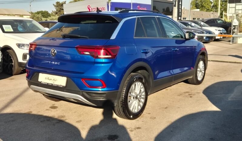 
								Volkswagen T-ROC ACT DSG LIFE 2022 completo									