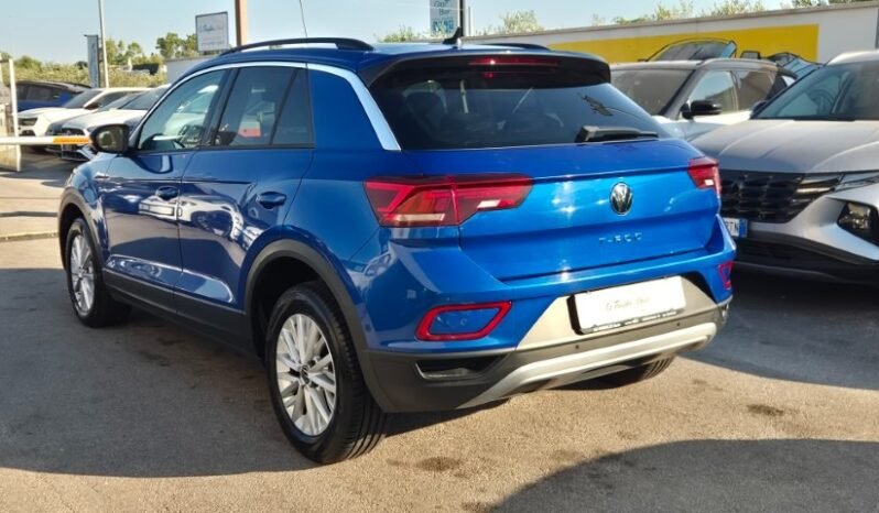 
								Volkswagen T-ROC ACT DSG LIFE 2022 completo									