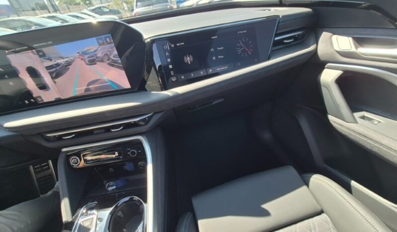 
								Audi Q5 SPB 40 TDI QUATTRO S-TRONIC S-LINE (TETTO APRIBILE) 2026 completo									