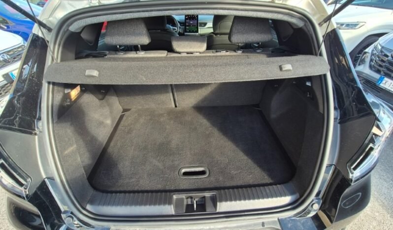 
								Renault CAPTUR TCE TECHNO 2025 completo									